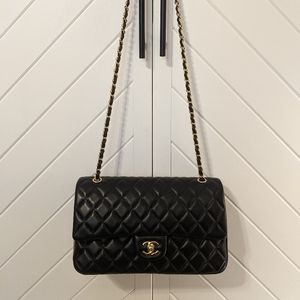chanel classic flap bag